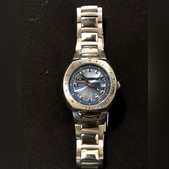 FOSSIL WATCH BLUE 100 meters water resistance good used condition - Picture 2 of 5